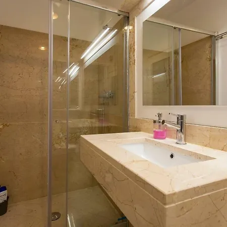 Appartement Exquisit Flat Left *